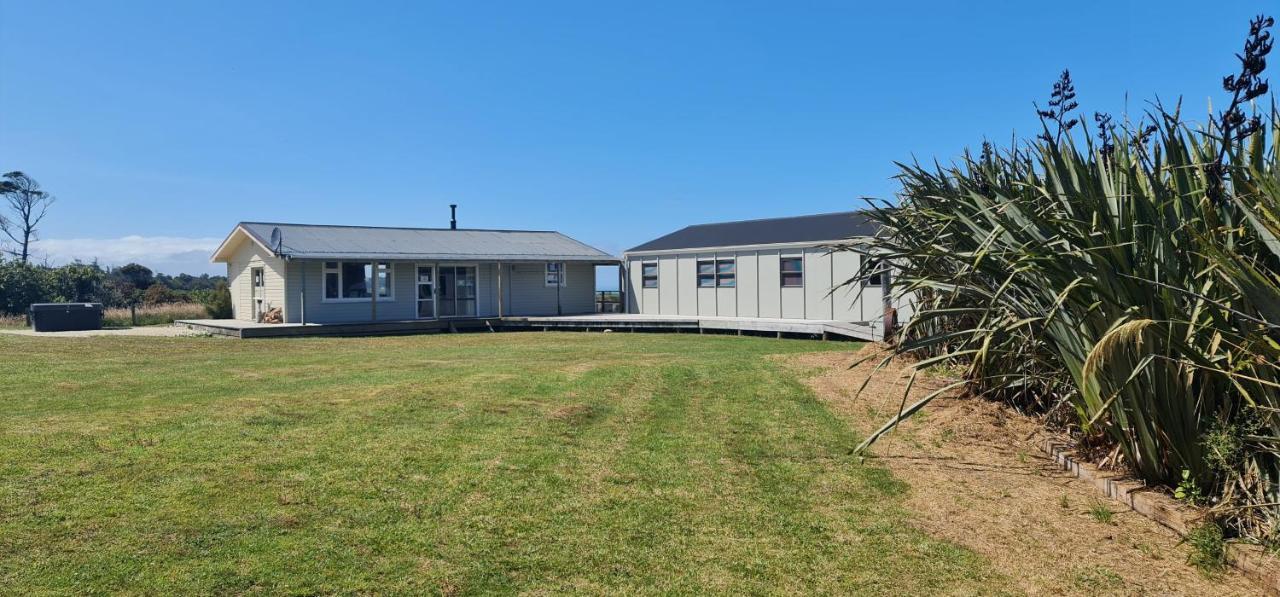 Rarakau Lodge Tuatapere Exteriör bild